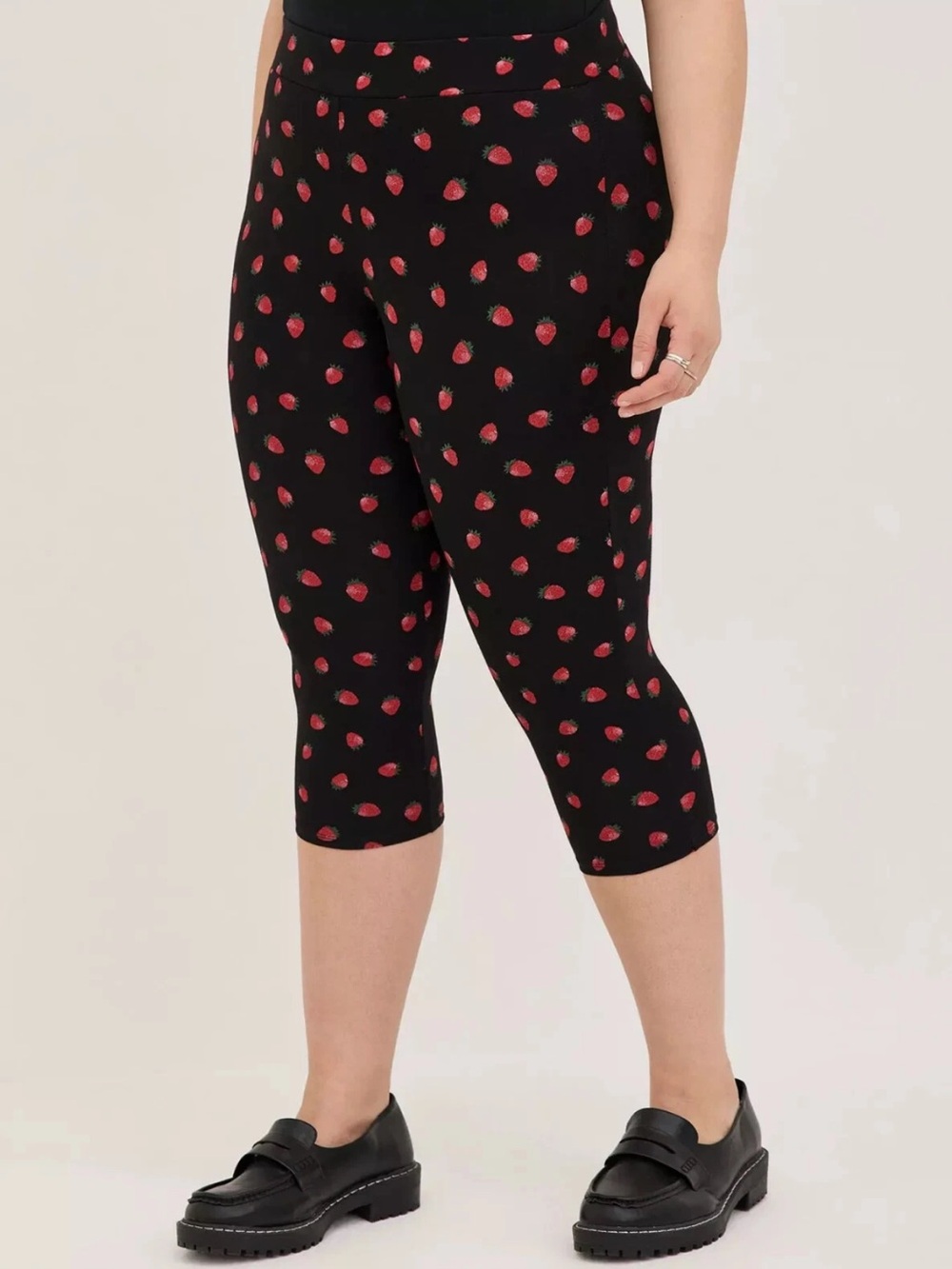 Torrid Pedal Pusher Signature Waist Strawberry Fields Legging Black Plus Size 1X